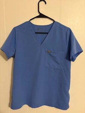 FIGS Catarina Women’s Ceil Blue Scrub Top- Small